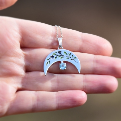 Kwiatowa Lunula z Akwamarynem